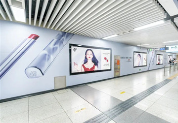 完美日记深圳地铁广告案例